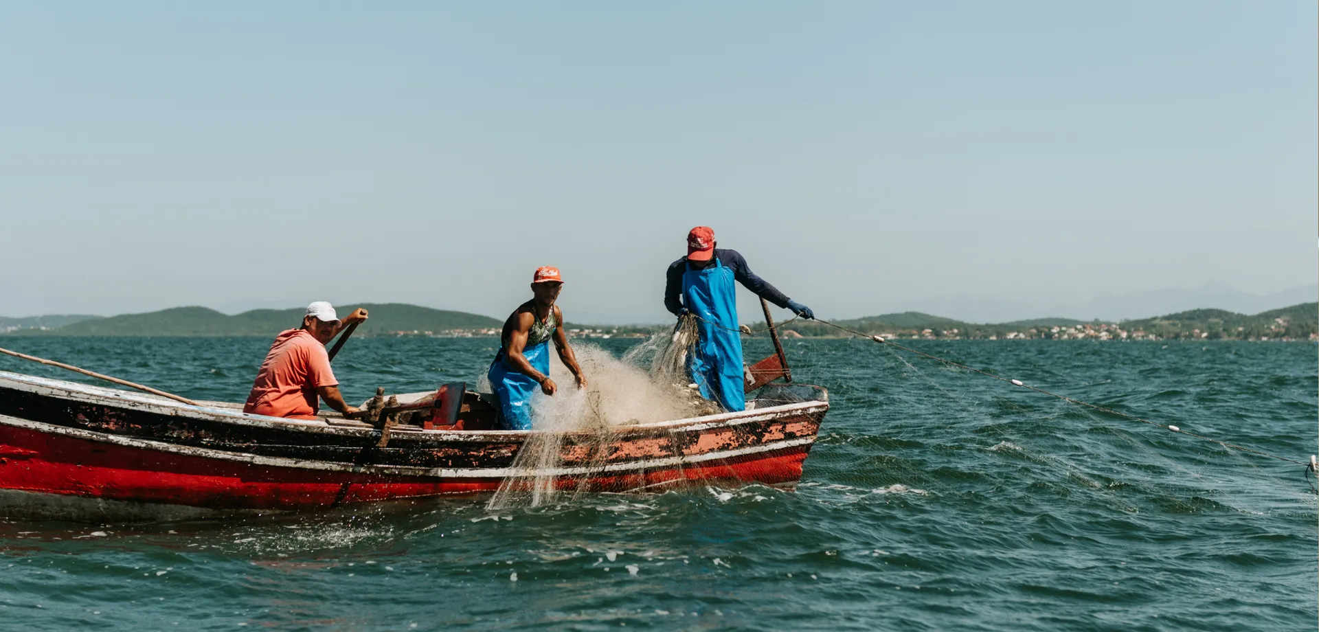 Rio de Janeiro: o pombeiro de peixes, figura histórica da Barra da Tijuca
