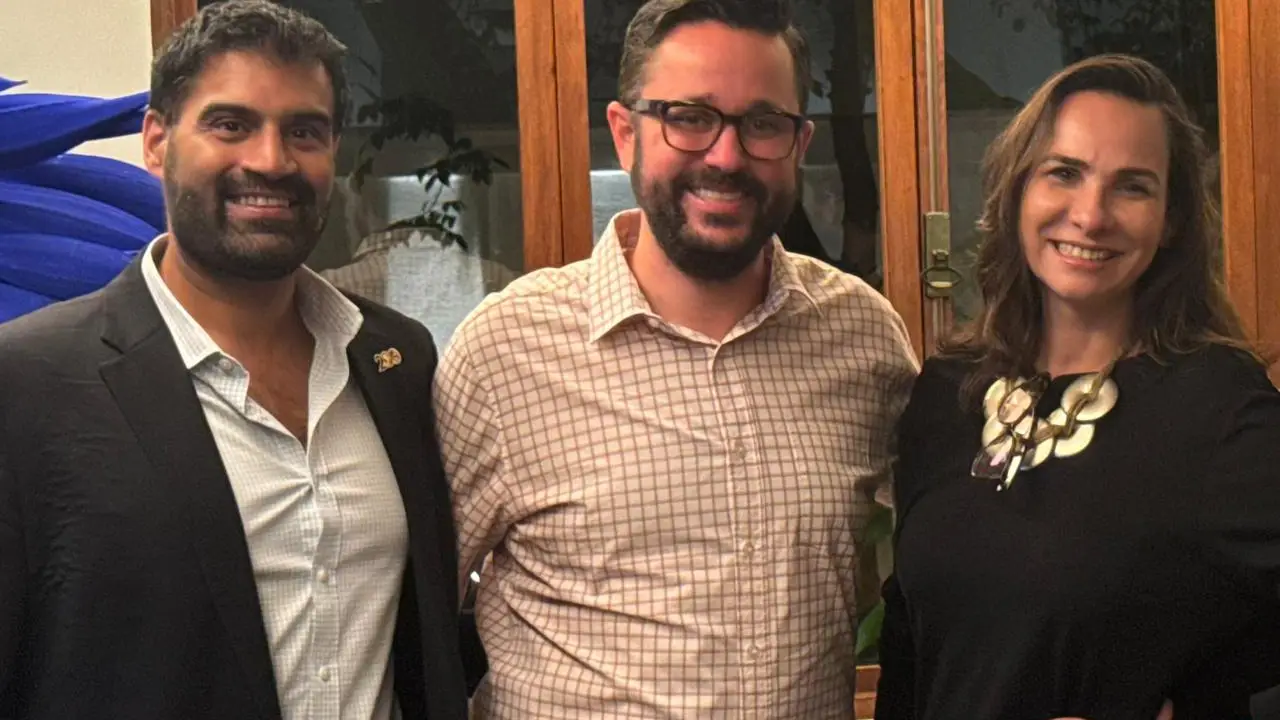 Na mesa de Cris Beltrão, a herança britânica ganha sabor carioca